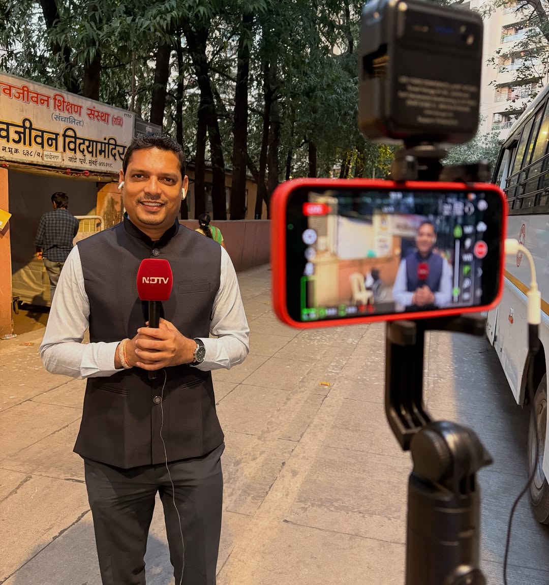 Voting day! 

#bmc #bmcelections2026 #mumbai #bandraeast #mickyjournalist📹🤳🎤