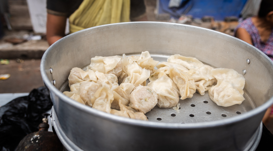 Tiretta Bazaar Kolkata: Guide To Chinese Breakfast & Momos
