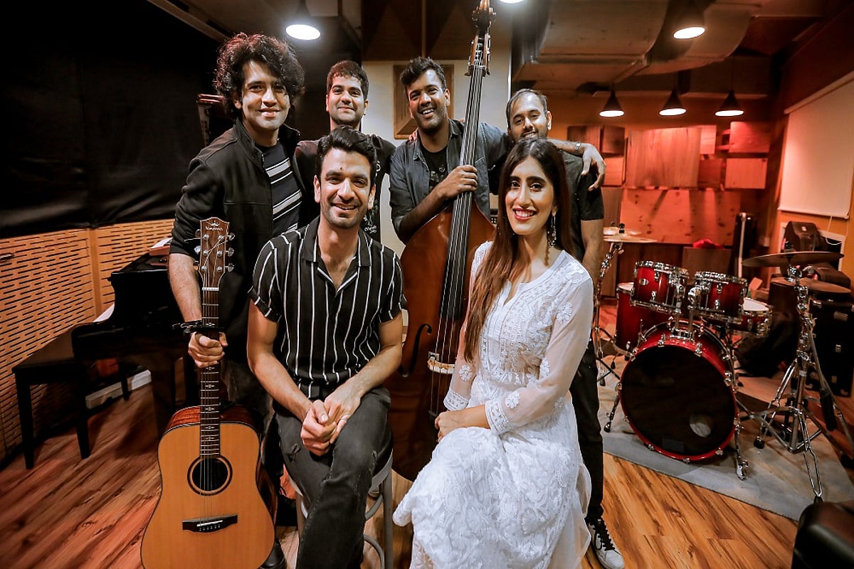 The Yellow Diary-Akasa collaboration, Dhoondti Firaan   | Outlook India