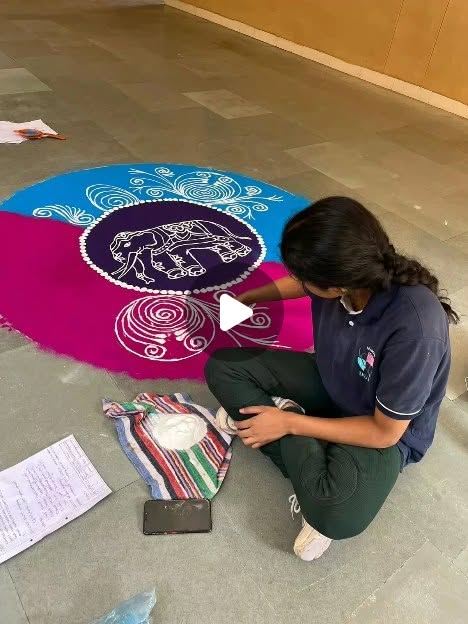 Just tried a bhartiya sanskratik rangoli😅😁